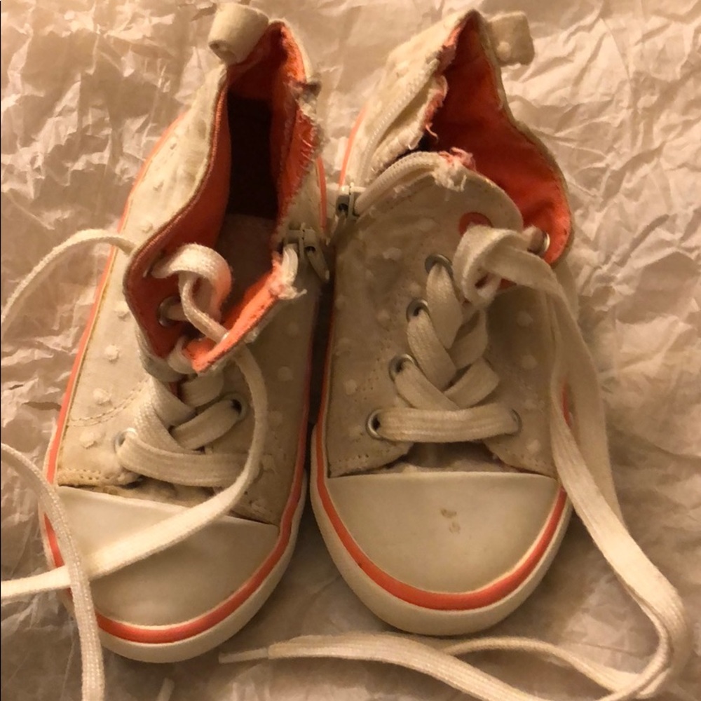 Baby Old Navy sneakers size 7